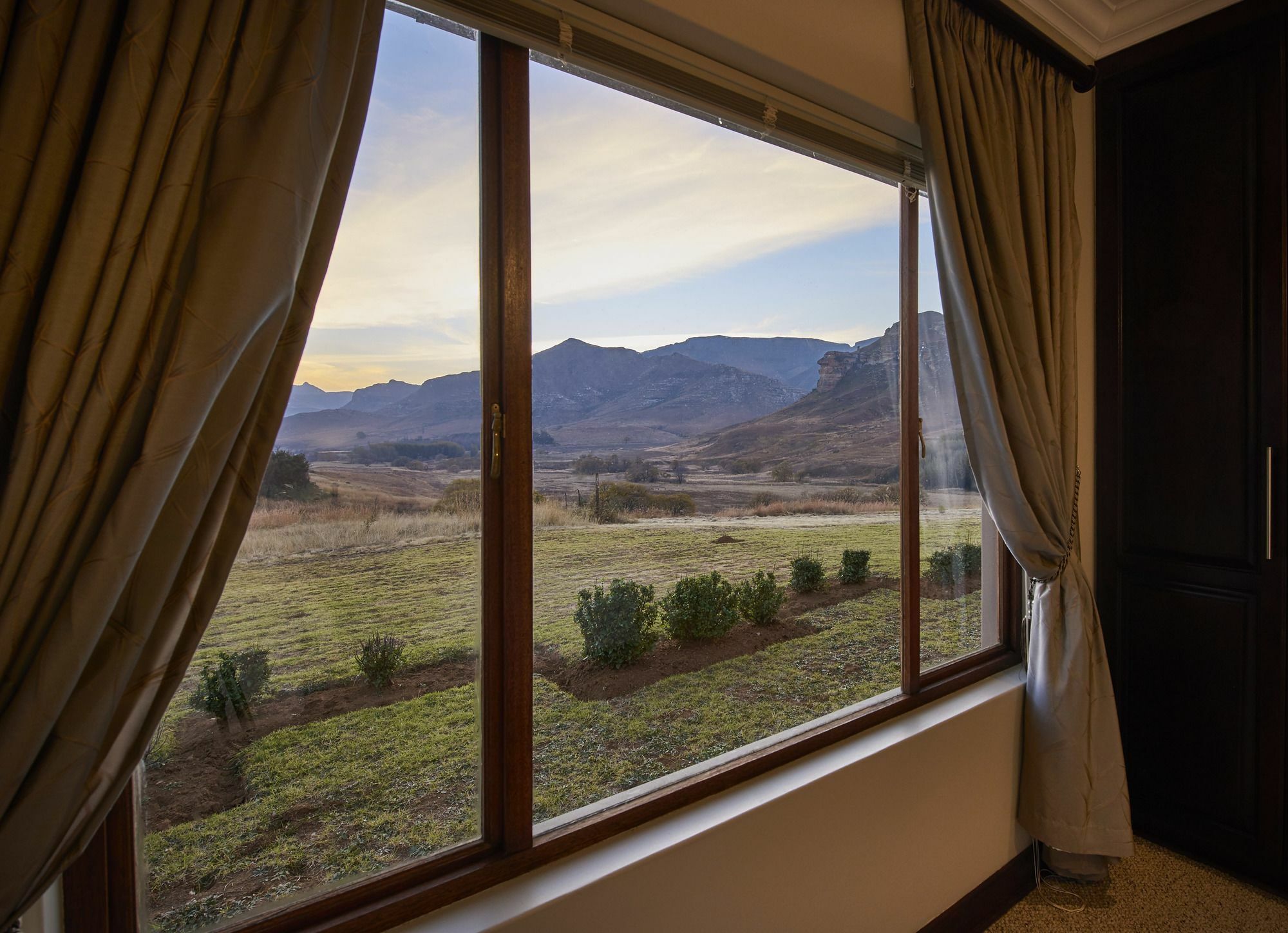 Apartamento Dynasty Red Mountain Ranch Clarens Exterior foto